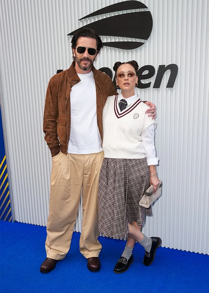 1. The Timeline of a Transformation: From Blonde to "Brunette Balayage"